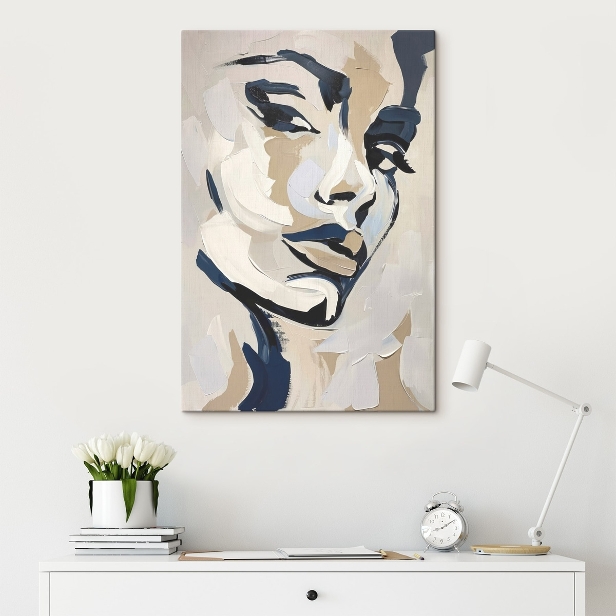Abstract portret van een vrouw met imitatie penseelstreken — interieur 3