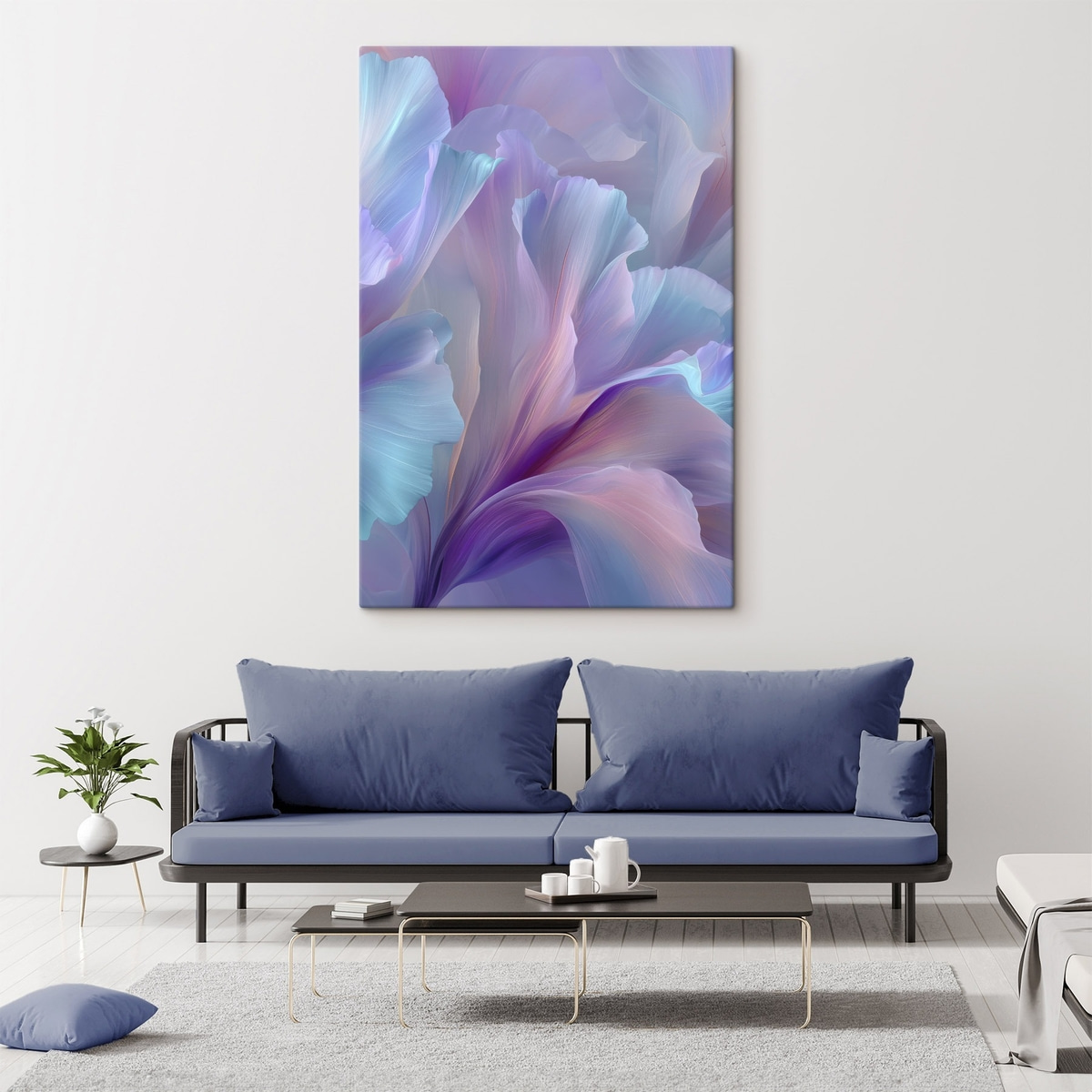 een delicate fantasiebloem met bloemblaadjes in tinten paars, blauw en roze — interieur 2