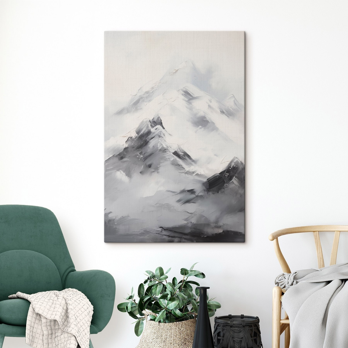 Besneeuwde bergtoppen met grijze schaduwen, grijze lucht, penseelstreken, gestructureerd, minimalistisch — interieur 1