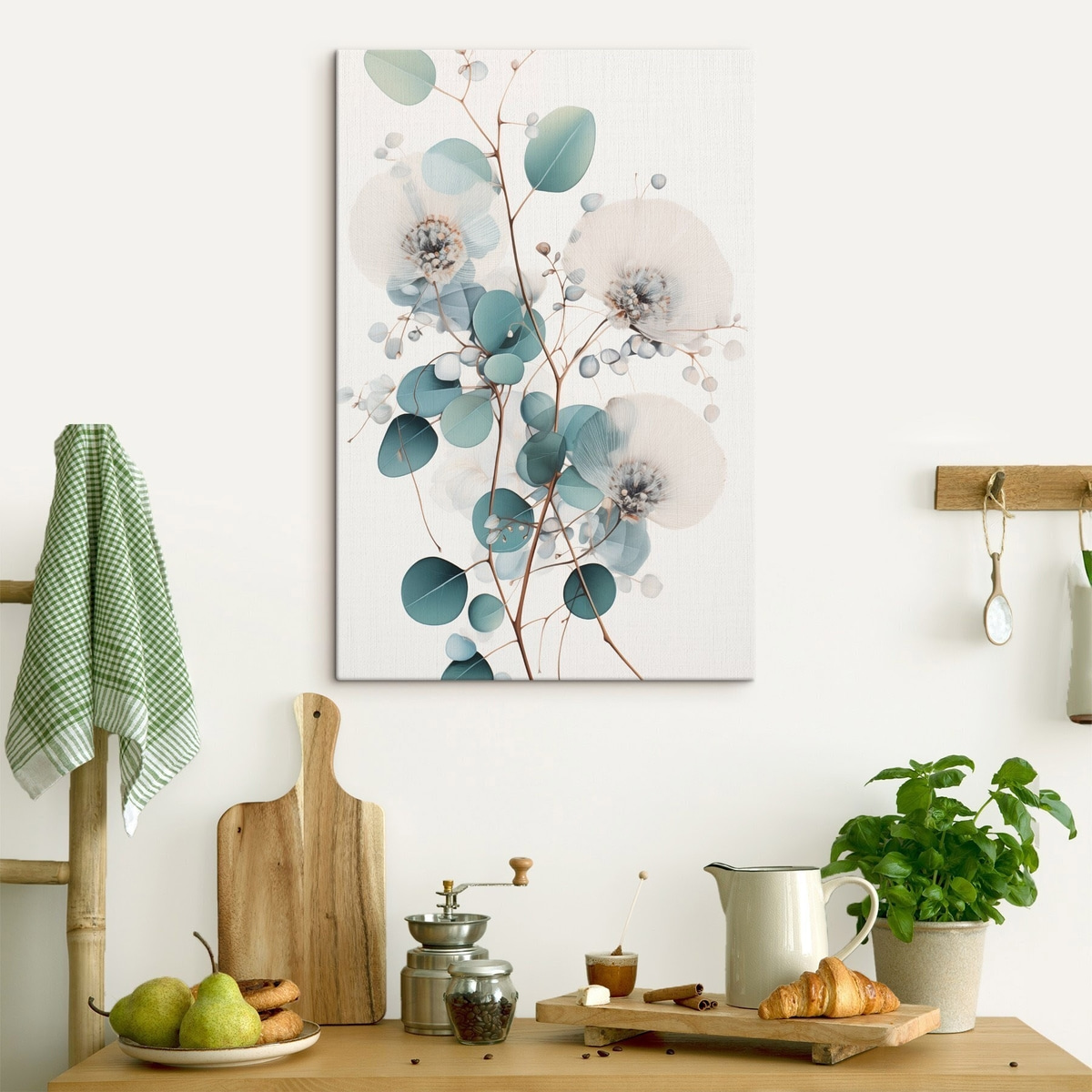 Eucalyptus abstracte bloemen met witte bloemblaadjes, gedempte groene bladeren aan takken — interieur 2