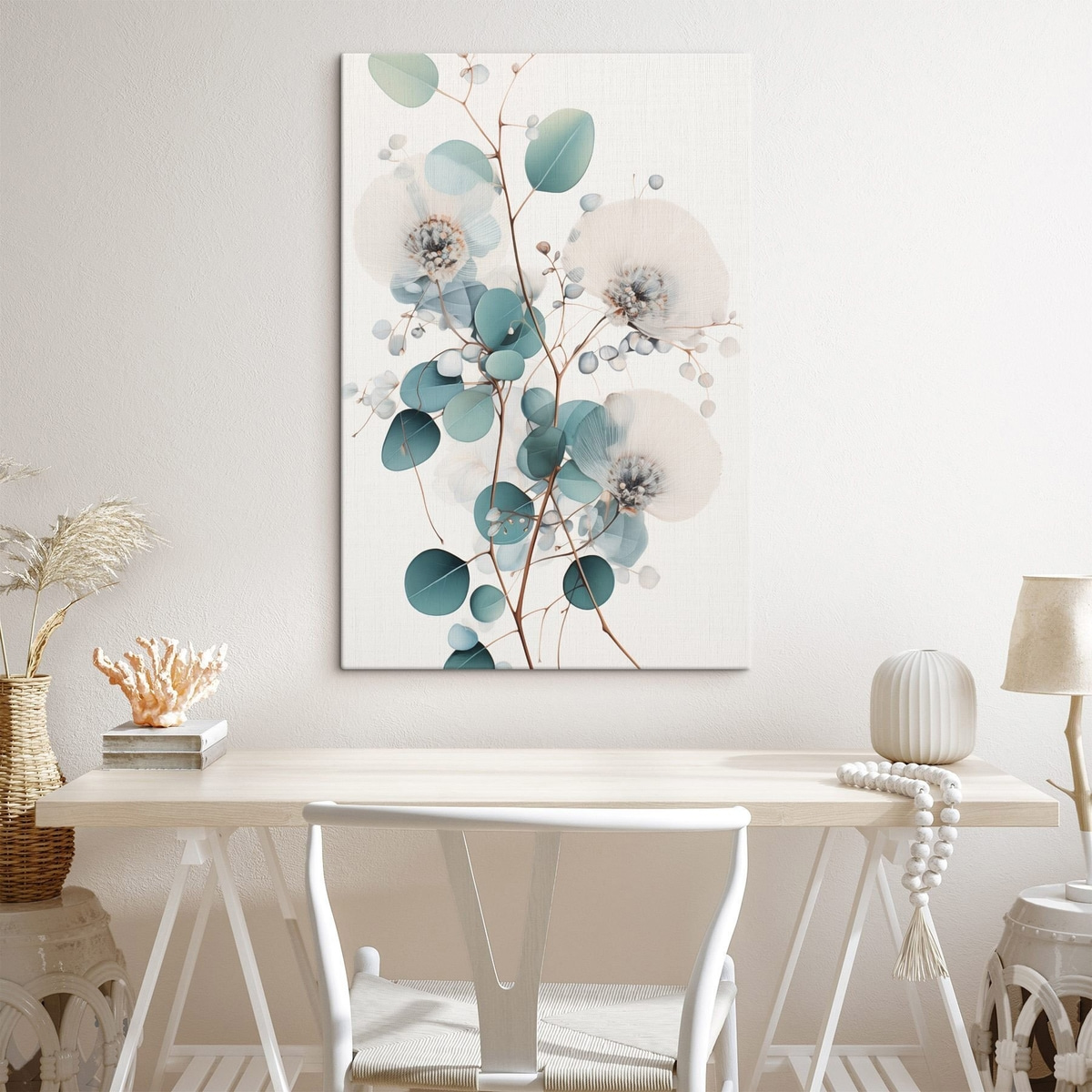 Eucalyptus abstracte bloemen met witte bloemblaadjes, gedempte groene bladeren aan takken — interieur 1