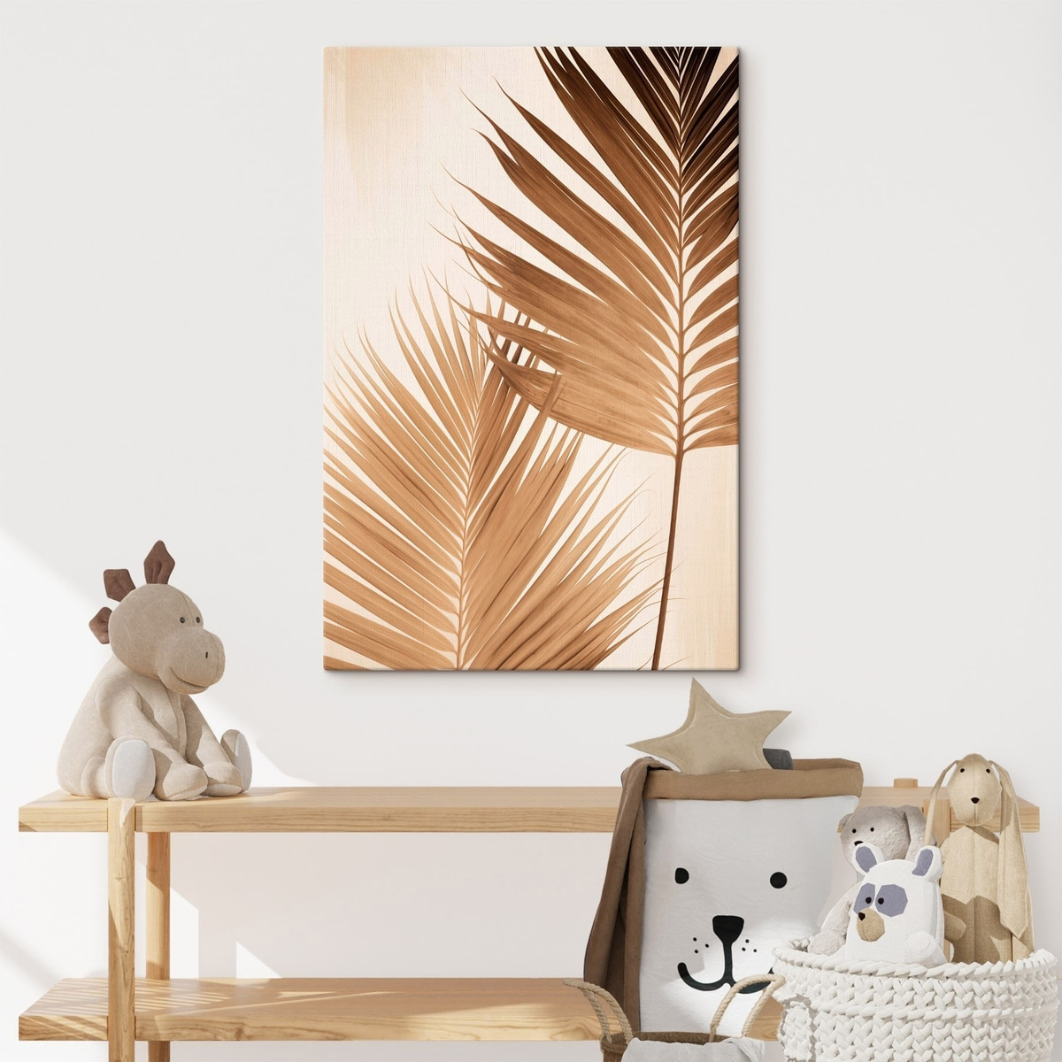 Palmbladeren in bruine tinten, neutrale achtergrond, minimalistische stijl, natuurlijke belichting, tropische sfeer — interieur 2