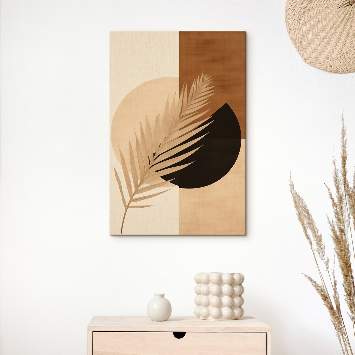 Palmblad boven terracotta en crèmekleurige geometrie — interieur 3