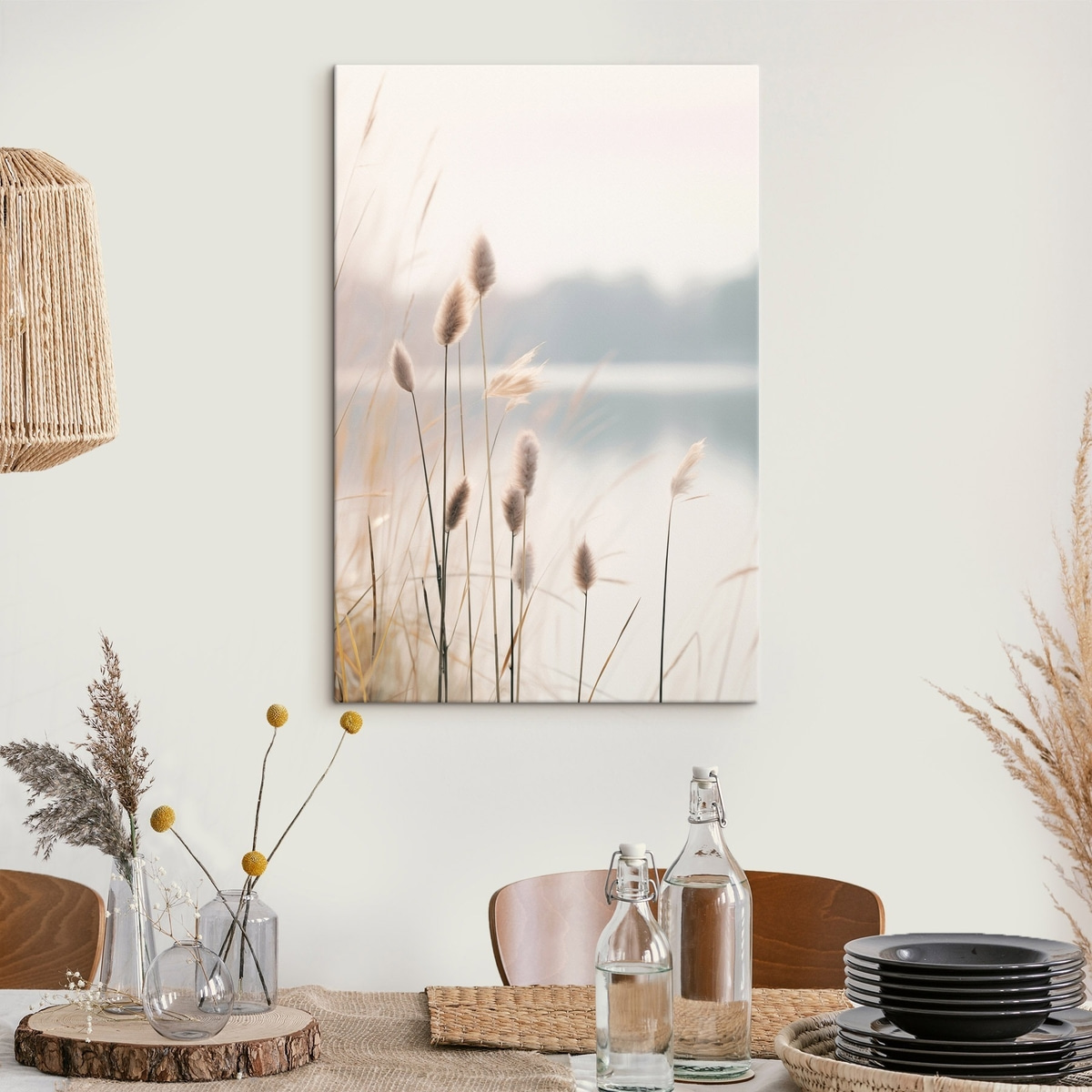 Zachte rietkragen aan een mistige oever, pastelbeige tinten — interieur 3