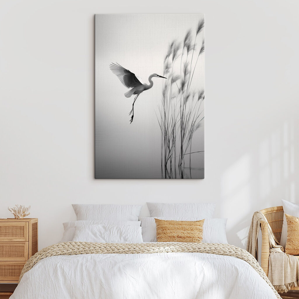 Vogel die over het water vliegt in een interieur