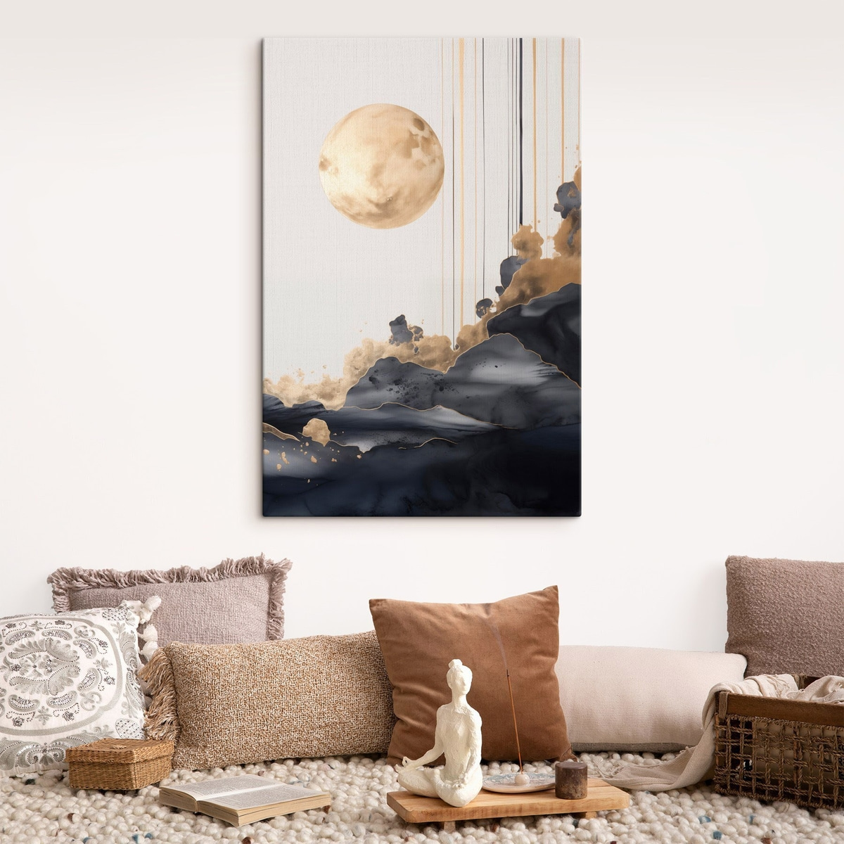 Een volle maan met zwarte en gestructureerde gele wolken, verticale lijnen, abstracte stijl, minimalistisch en modern in een interieur