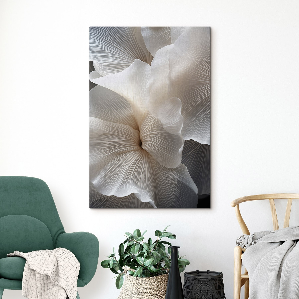 Close-up van delicate abstracte witte bloemblaadjes met ingewikkelde lijnen en een wazige donkere achtergrond — interieur 1