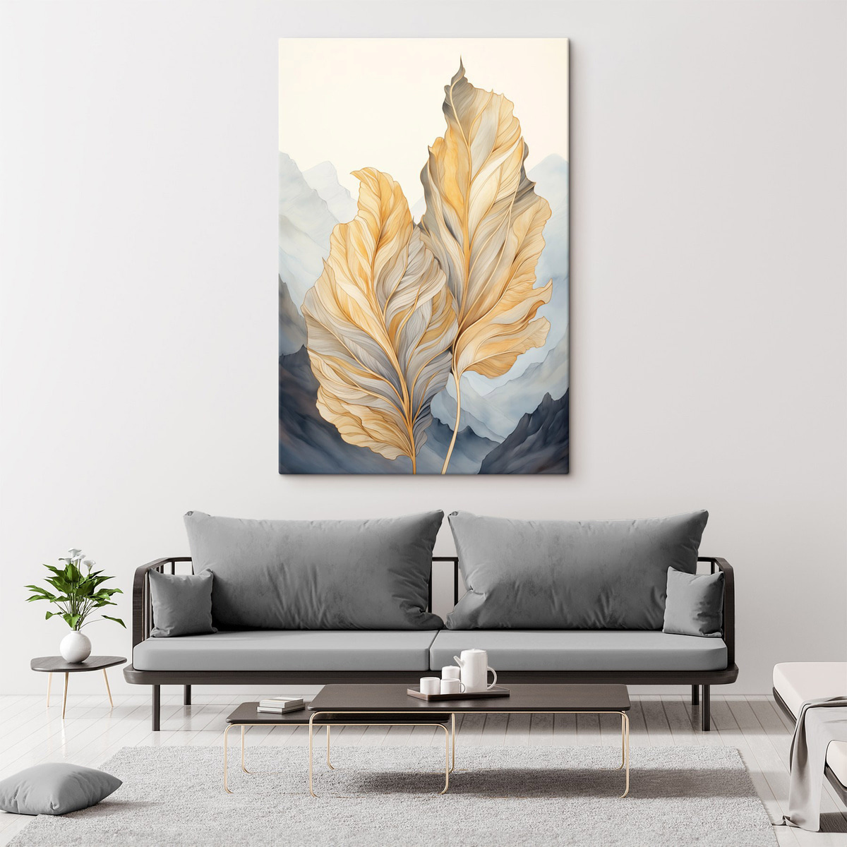 Abstracte grote, gele en bruine bladeren met ingewikkelde details, tegen een berglandschap — interieur 2