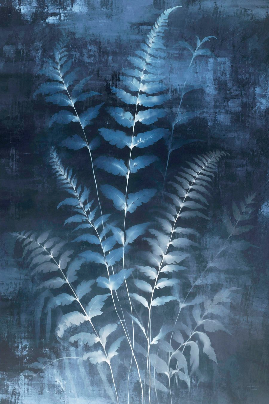 Blauwe varens en planten tegen een donkere, gestructureerde achtergrond, met de nadruk op de ingewikkelde details, röntgeneffect — volledig ontwerp