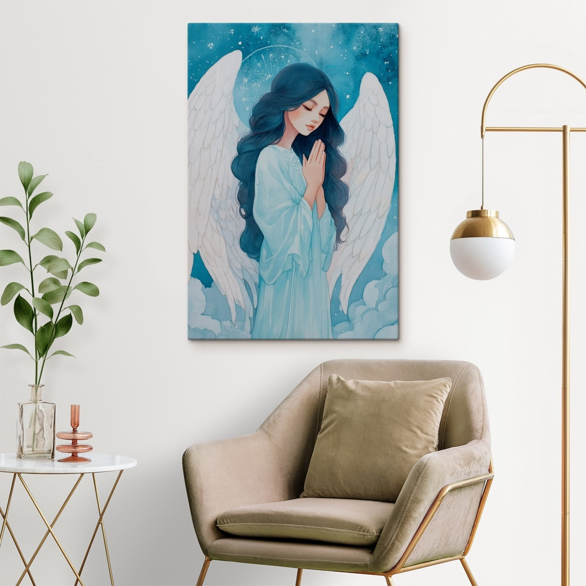 Charmante illustratie van een engel tussen wolken in een wit en blauw kleurenpalet — interieur 2