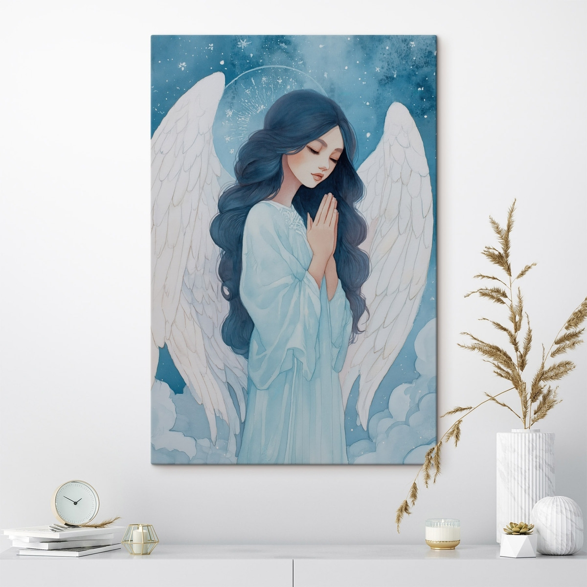 Charmante illustratie van een engel tussen wolken in een wit en blauw kleurenpalet — interieur 3