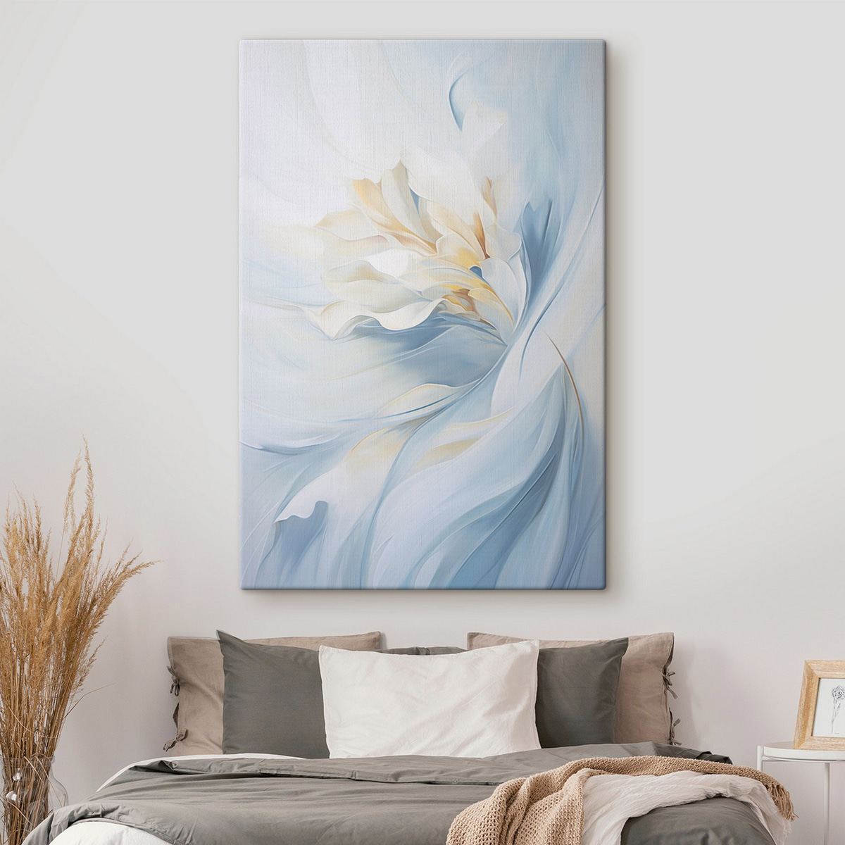 Abstracte, delicate, doorschijnende bloemblaadjes die naar binnen wervelen met zachte verlichting en een schilderachtige textuur. — interieur 1