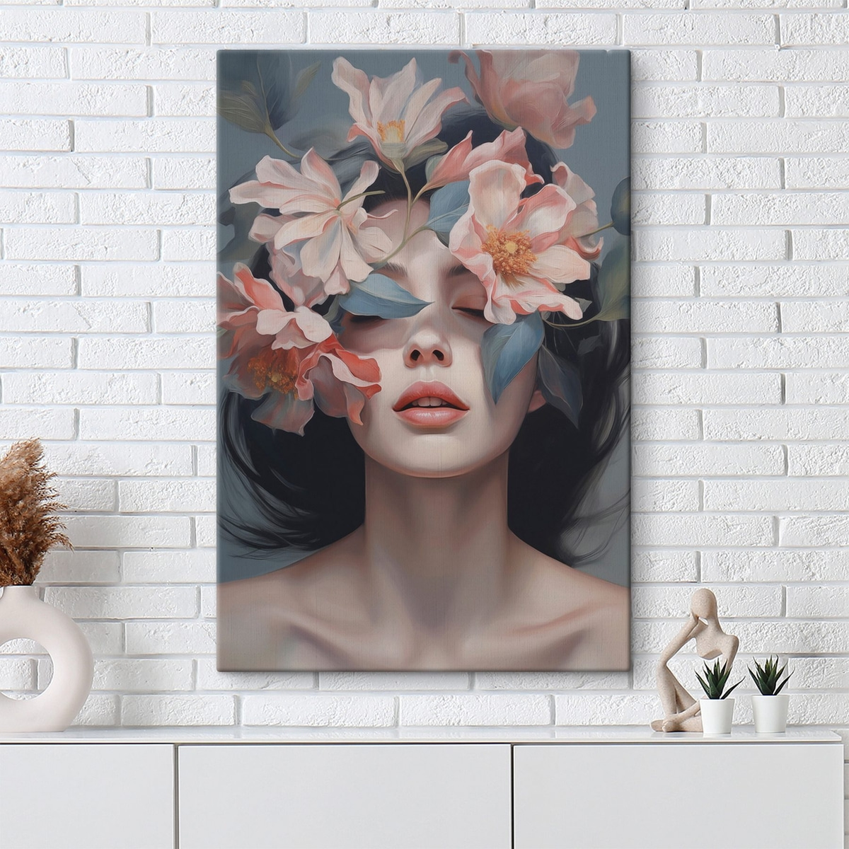 Abstract vrouwelijk portret met bloemen — interieur 1