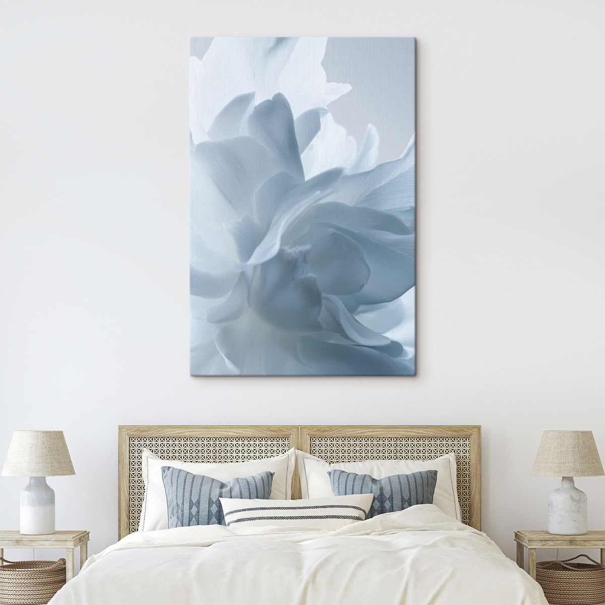delicate bloemblaadjes in blauwtinten — interieur 2