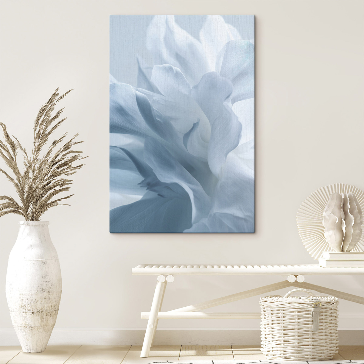 delicate bloemblaadjes in blauwtinten — interieur 2