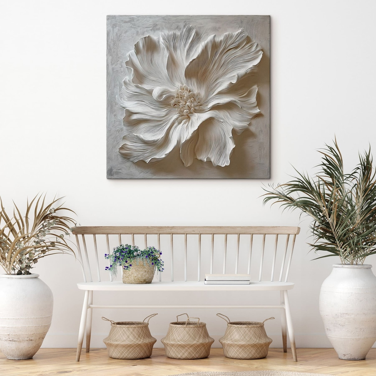 witte gipsen reliëf bloemensculptuur — interieur 2