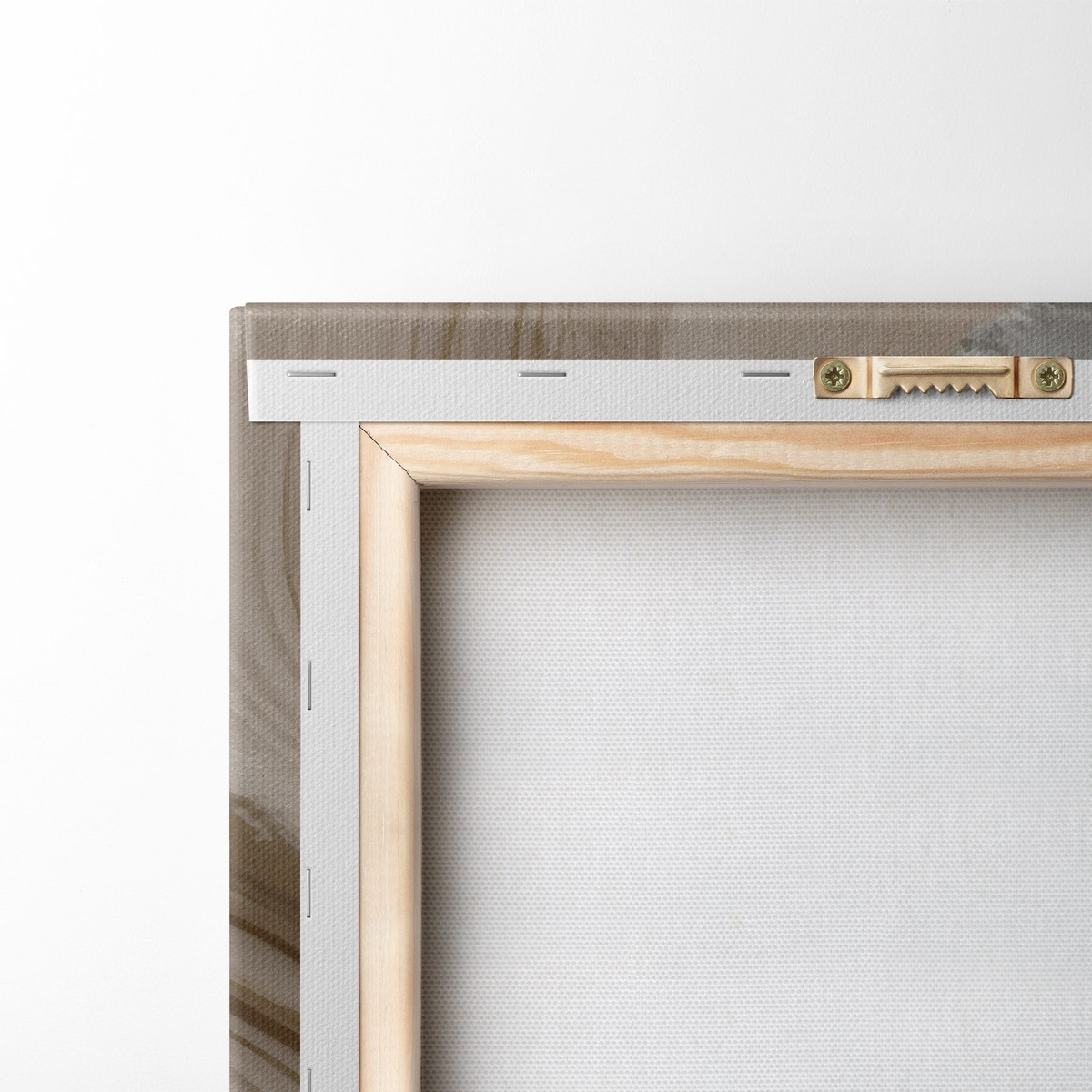 Imitatie van licht en beige lijstwerk — achterkant