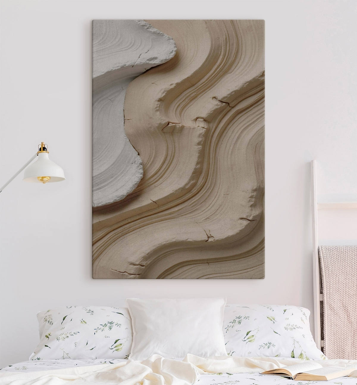 Imitatie van licht en beige lijstwerk — interieur 1