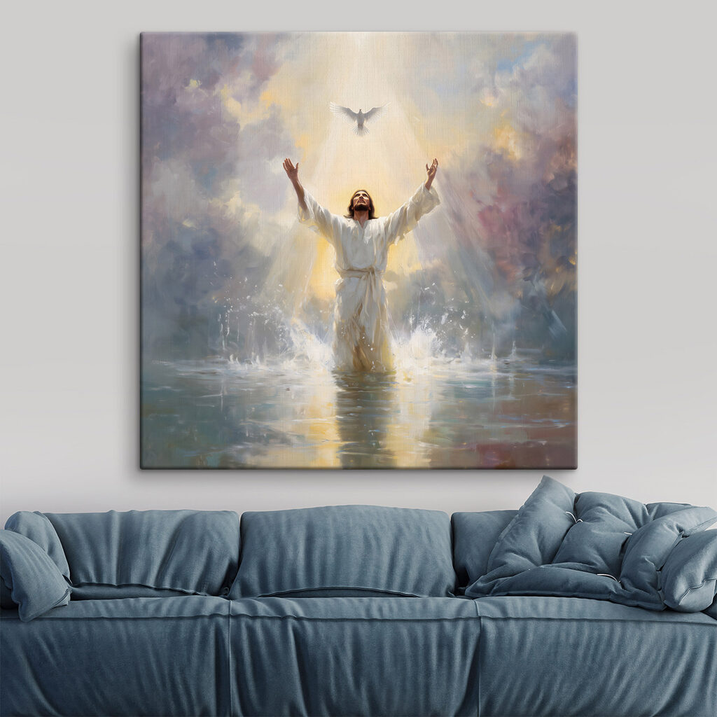 Man in een wit gewaad die in het water staat met uitgestrekte armen in een interieur