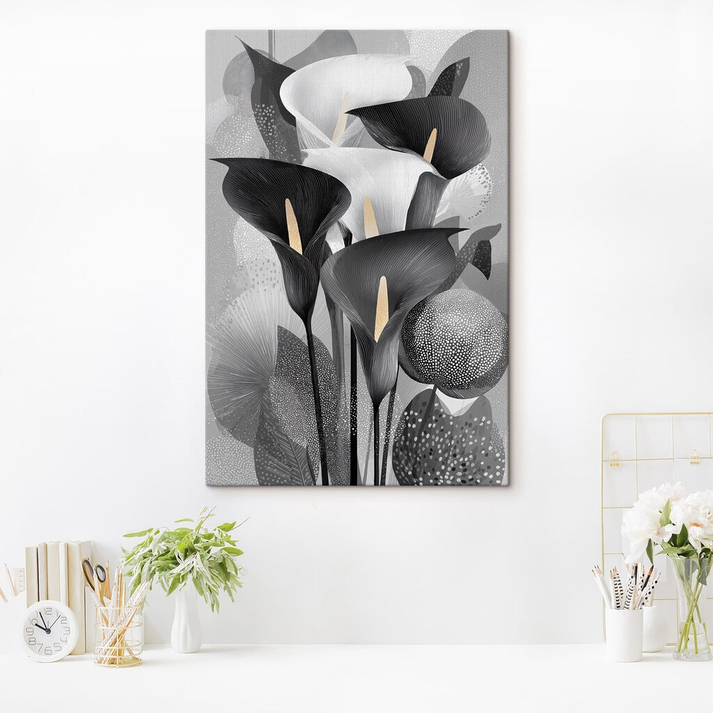 Groep zwart-witte bloemen in een interieur