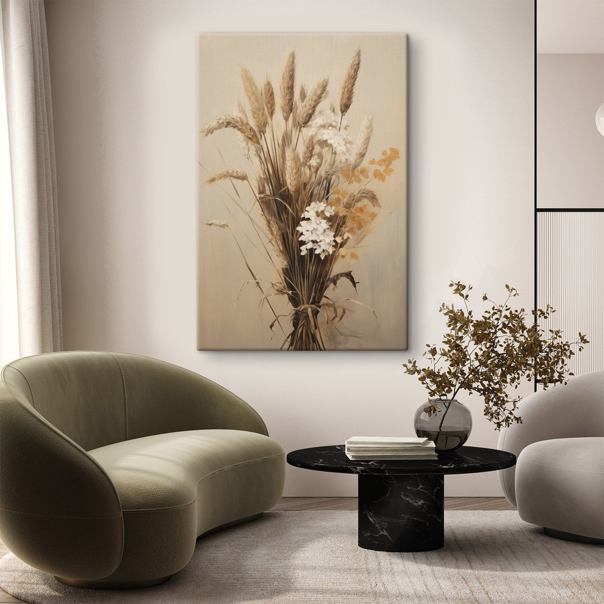 Gedroogde tarwe en pampasgras in verschillende tinten beige en bruin in een interieur