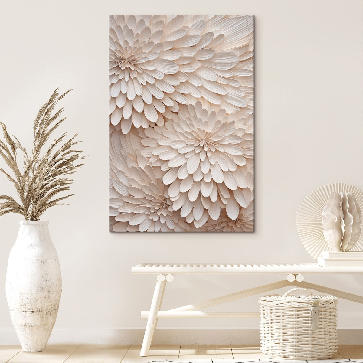 Gelaagde, crèmekleurige bloemblaadjes die abstracte bloemvormen vormen, kunst met textuur — interieur 2