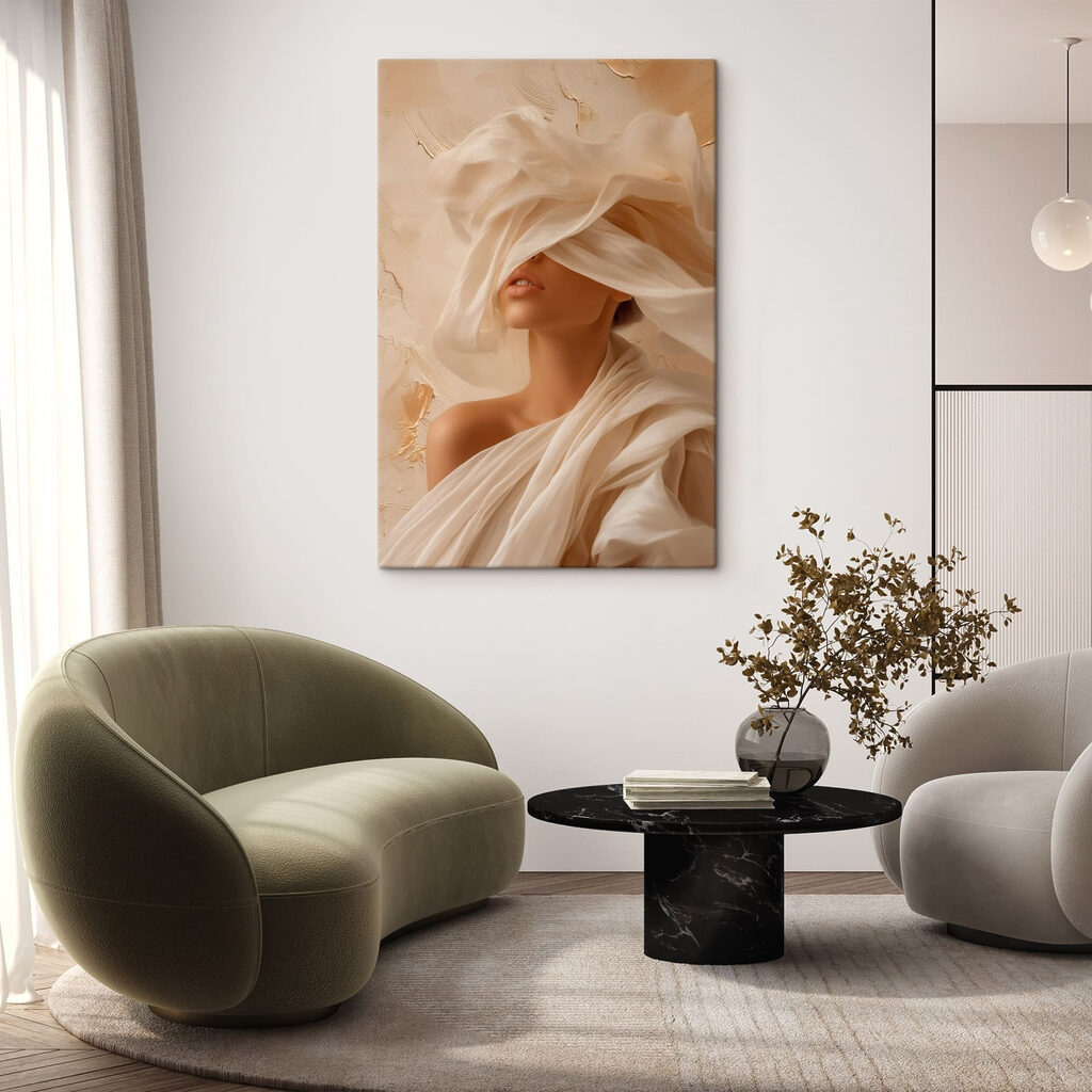Vrouw achter crèmekleurige sluiers — interieur 2