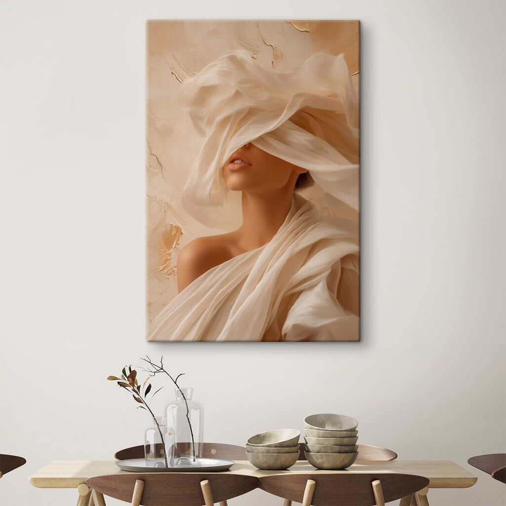 Vrouw achter crèmekleurige sluiers — interieur 3