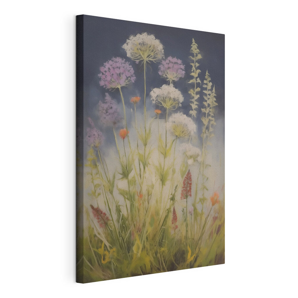 Lila pluizen tussen veldbloemen — productweergave