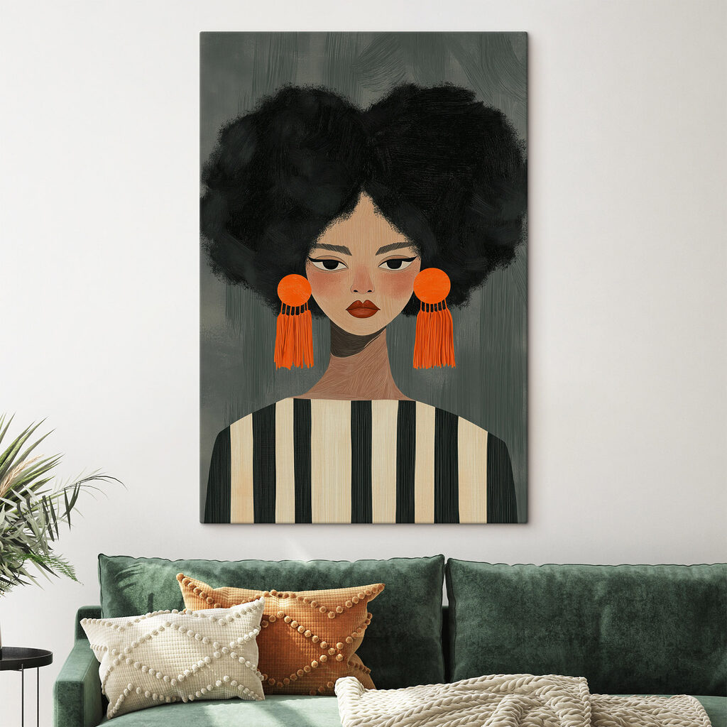 Vrouw met grote oorbellen in een interieur