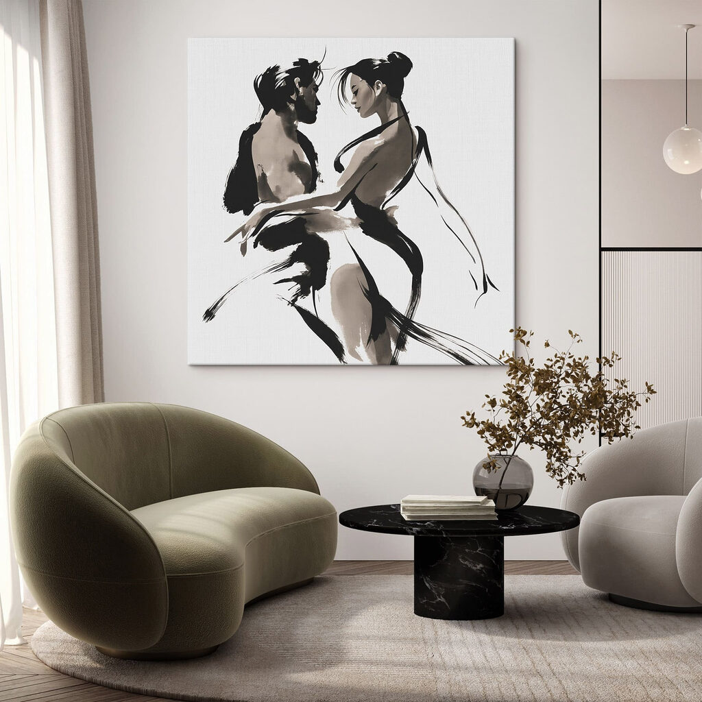 Een man en een vrouw die dansen in een interieur