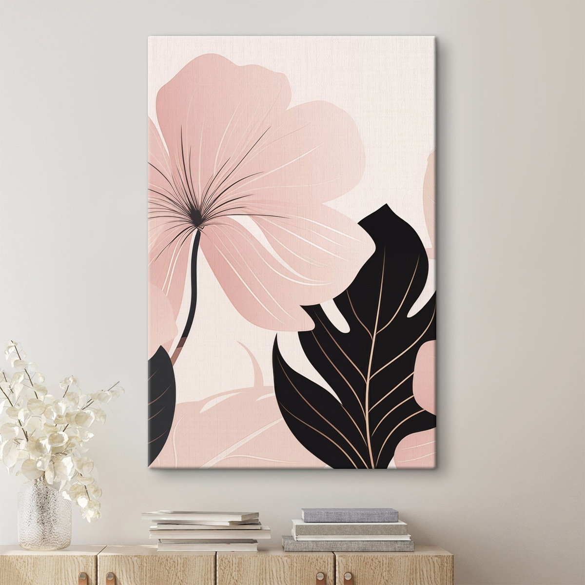 Roze bloem met een blad met zwarte accenten — interieur 1