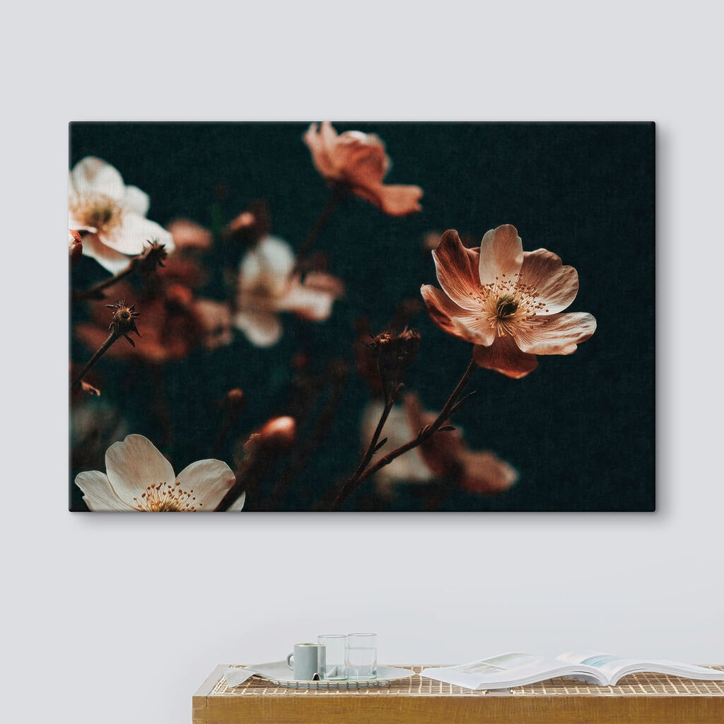 Roestkleurige bloemen op donker — interieur 3