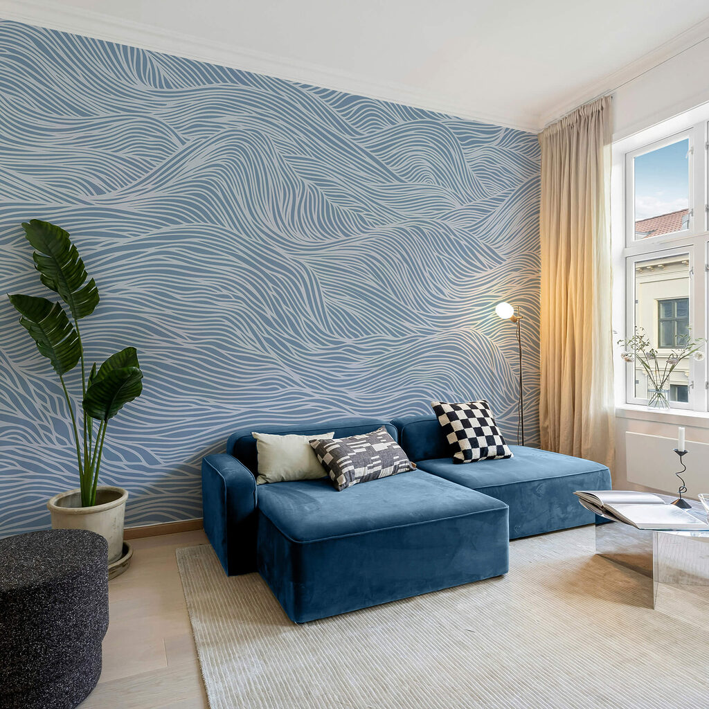Blauw en wit golvend patroon in een interieur