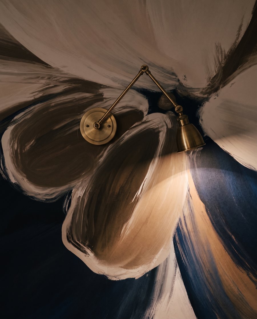 Lichte blaadjes op indigo — detail