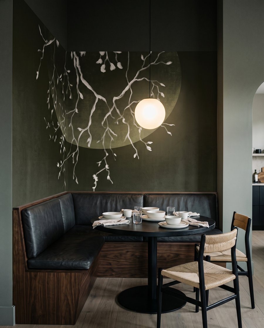 Twijgen hangen voor maanlicht — interieur 6