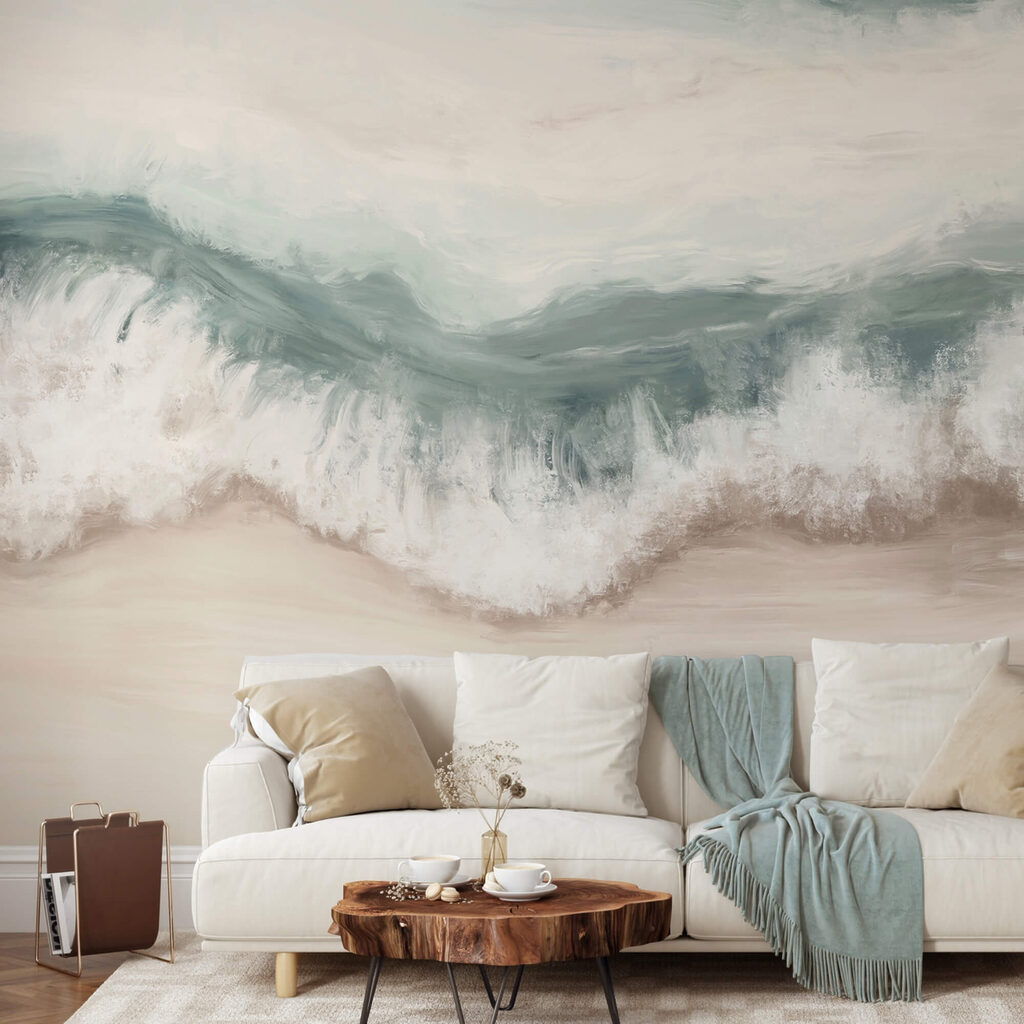 Golf die op het strand breekt in een interieur