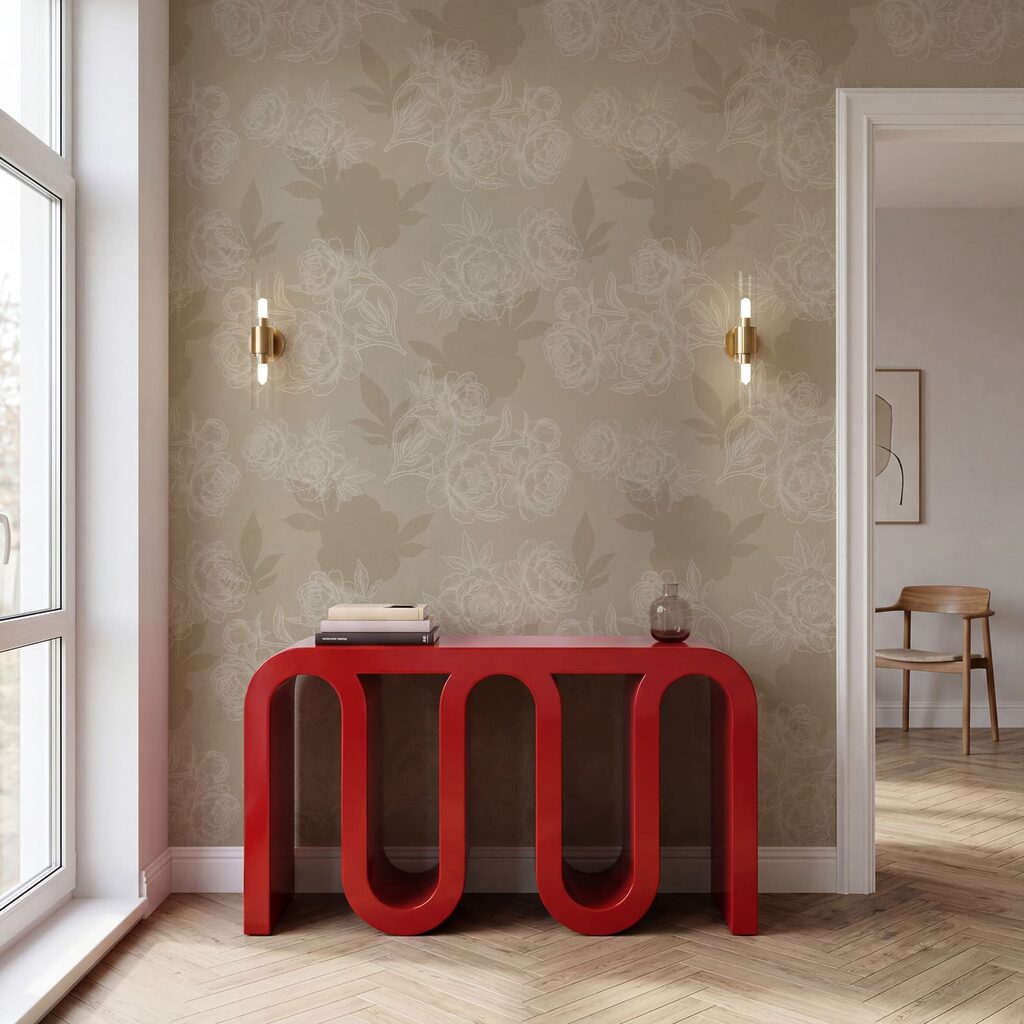 Elegant bloemmotief in zachte tinten in een interieur