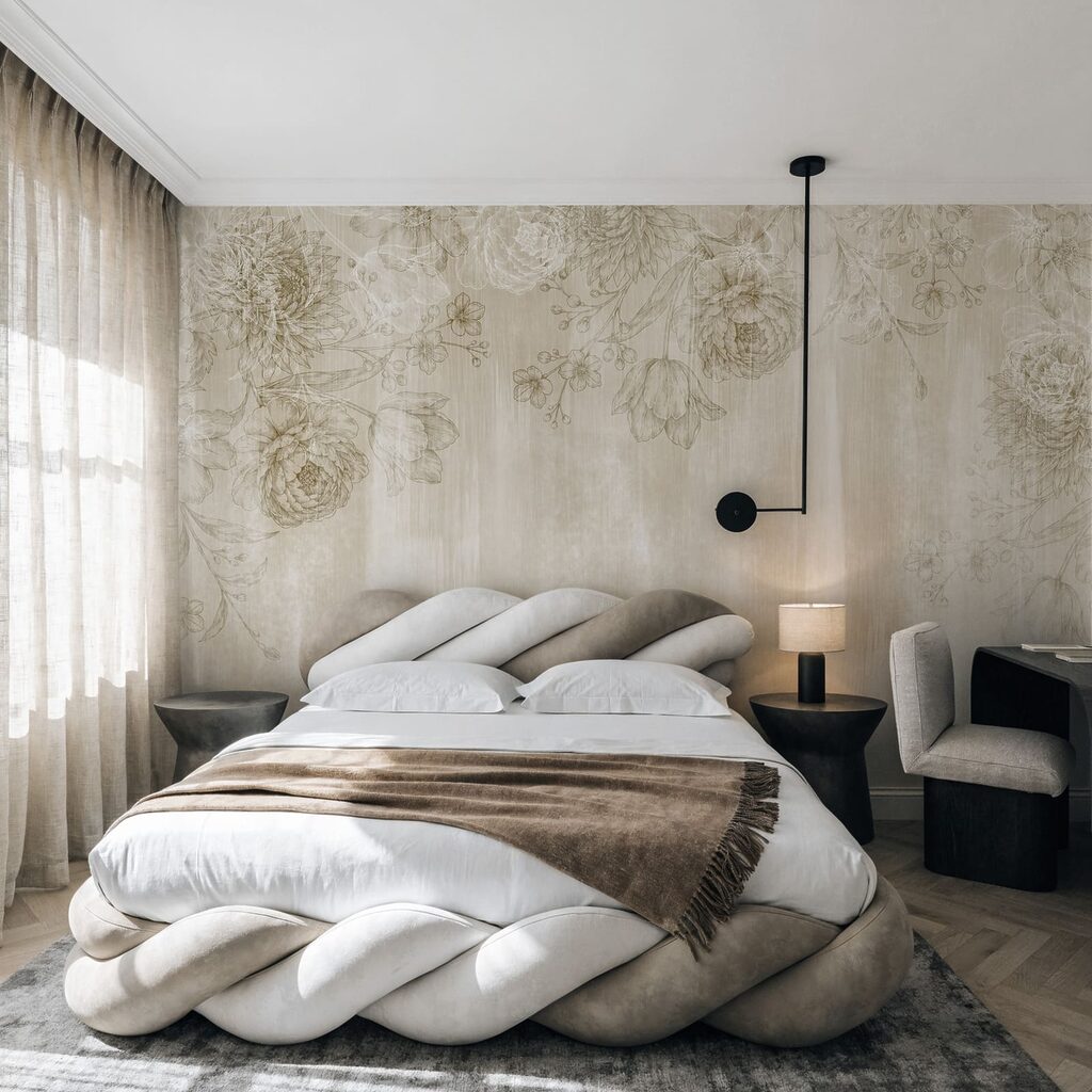 Fijne bloemen boven verfsporen — interieur 2