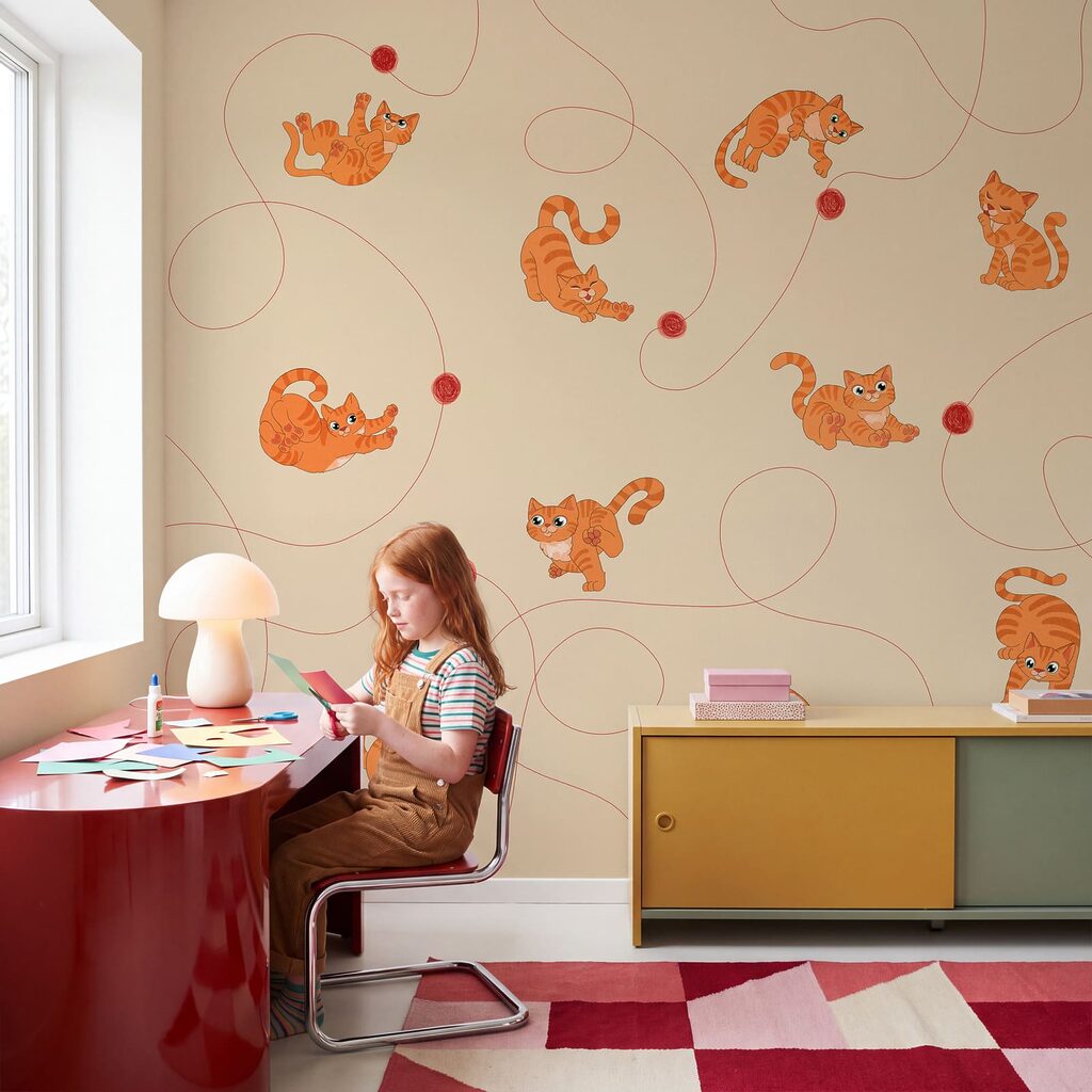 Motief met katten en een bal in een interieur