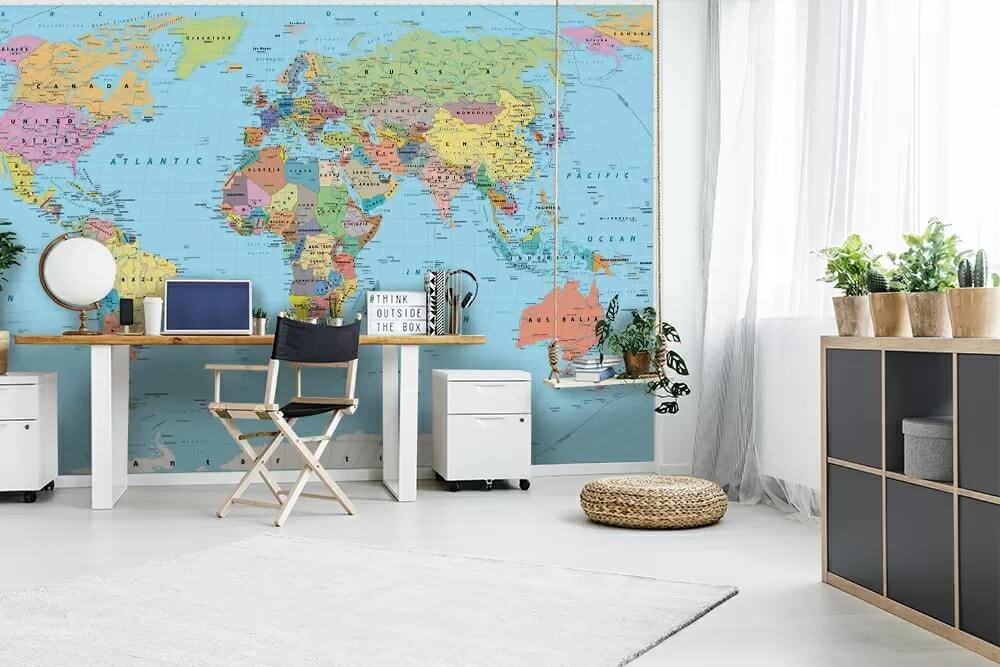 Kaart van de wereld in een interieur