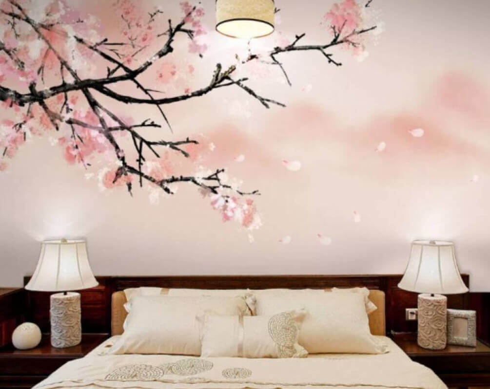 Boomtak met roze bloemen in een interieur