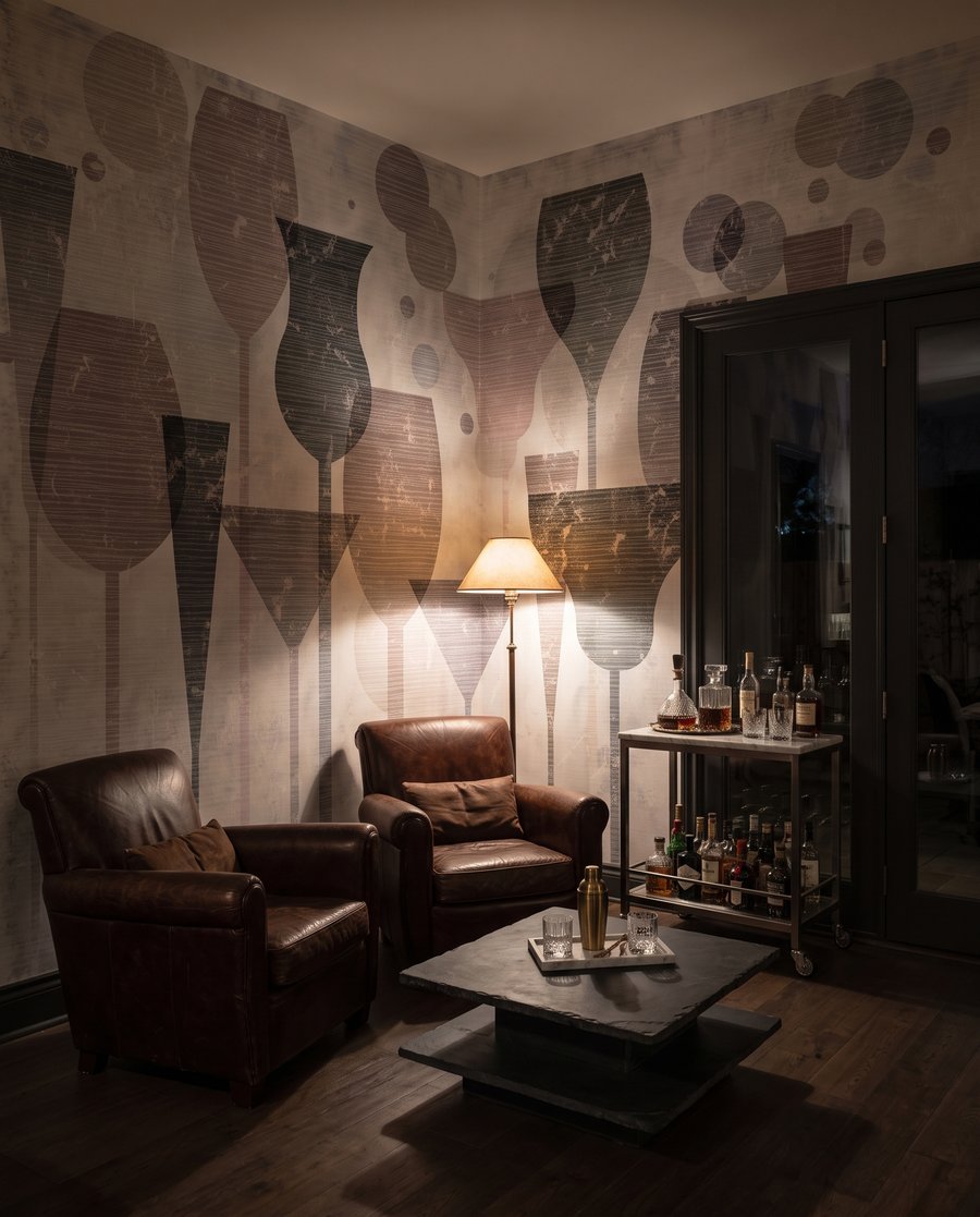 Glazen als zachte silhouetten — interieur 3