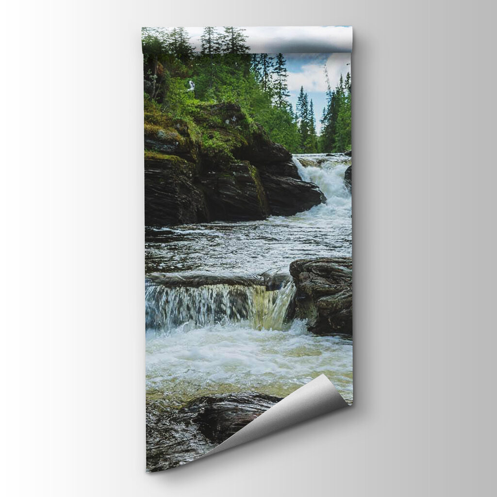 Water tussen bemoste stenen — productweergave