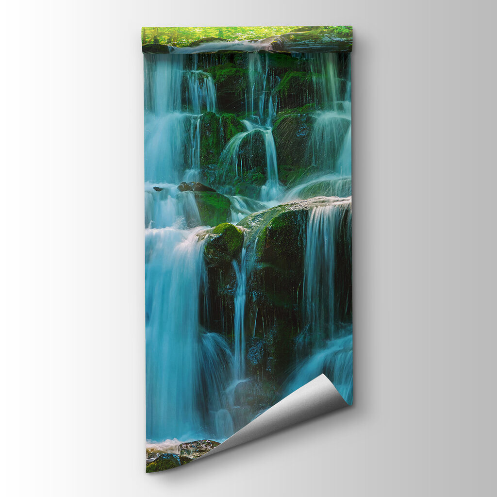 Waterval over bemoste rotsen — productweergave