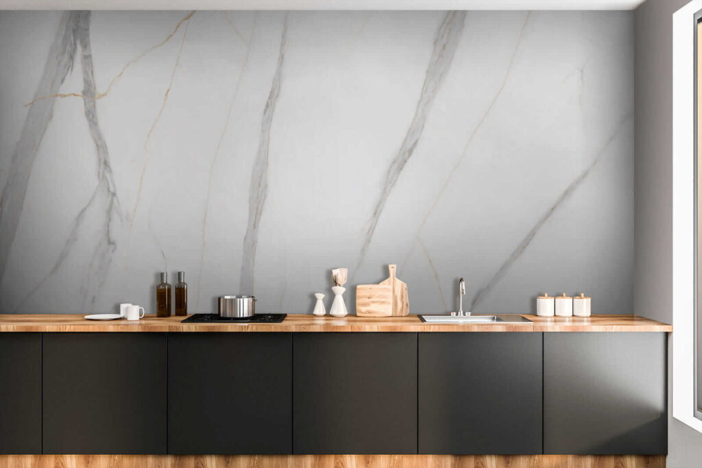 Lange bleke aders verticaal — interieur 3