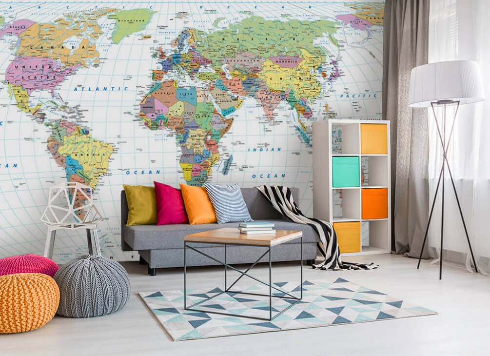 Kleurrijke wereldkaart met lengtelijnen — interieur 1