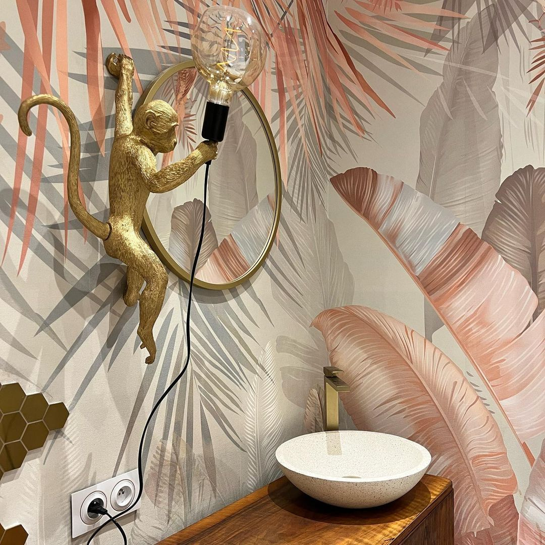 Junglebladeren rondom een opening — interieur 4