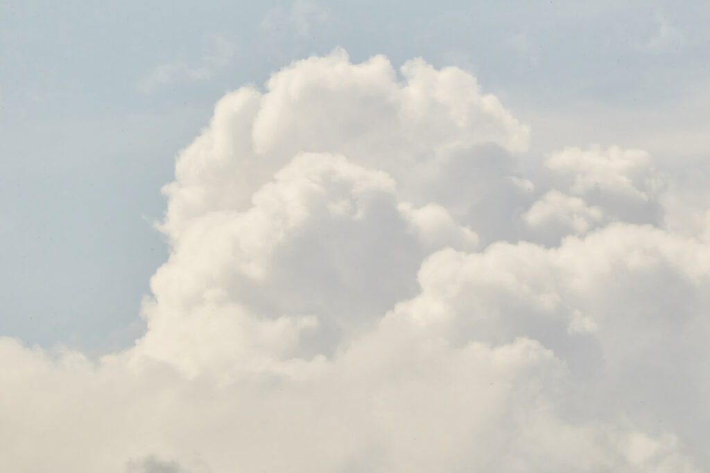 Een wolk in zonlicht — volledig ontwerp