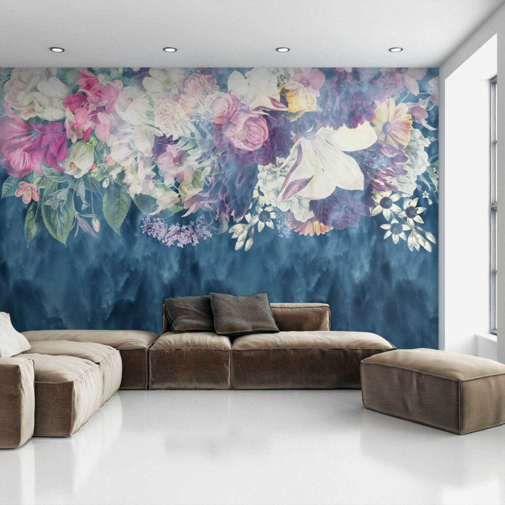 Bloemen boven diepblauwe verfstreken — interieur 6